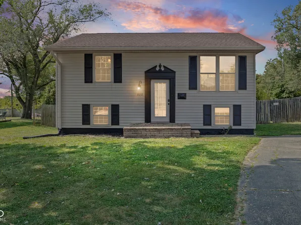 820 Morningstar Dr, Mooresville, IN 46158