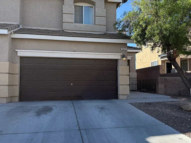 547 Twilight Blue Ave — Photo 1
