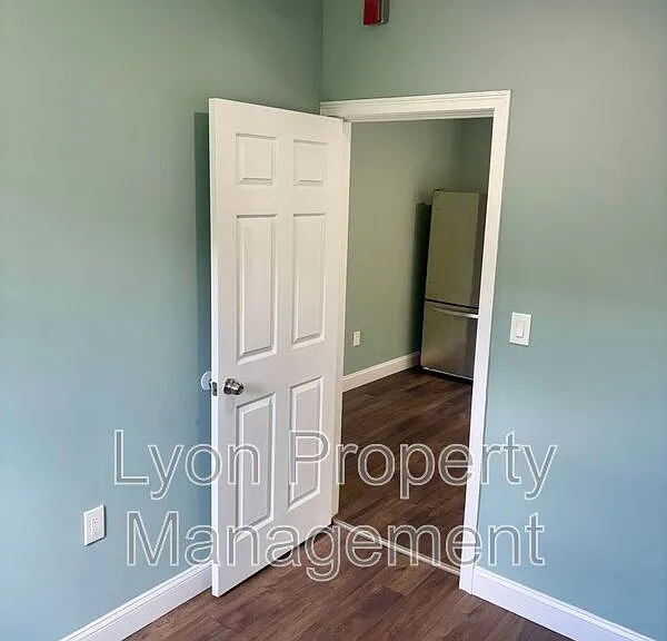 1 Grant Ave #2R — Photo 9
