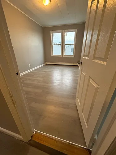 327 Danforth Ave #4A Photo 1