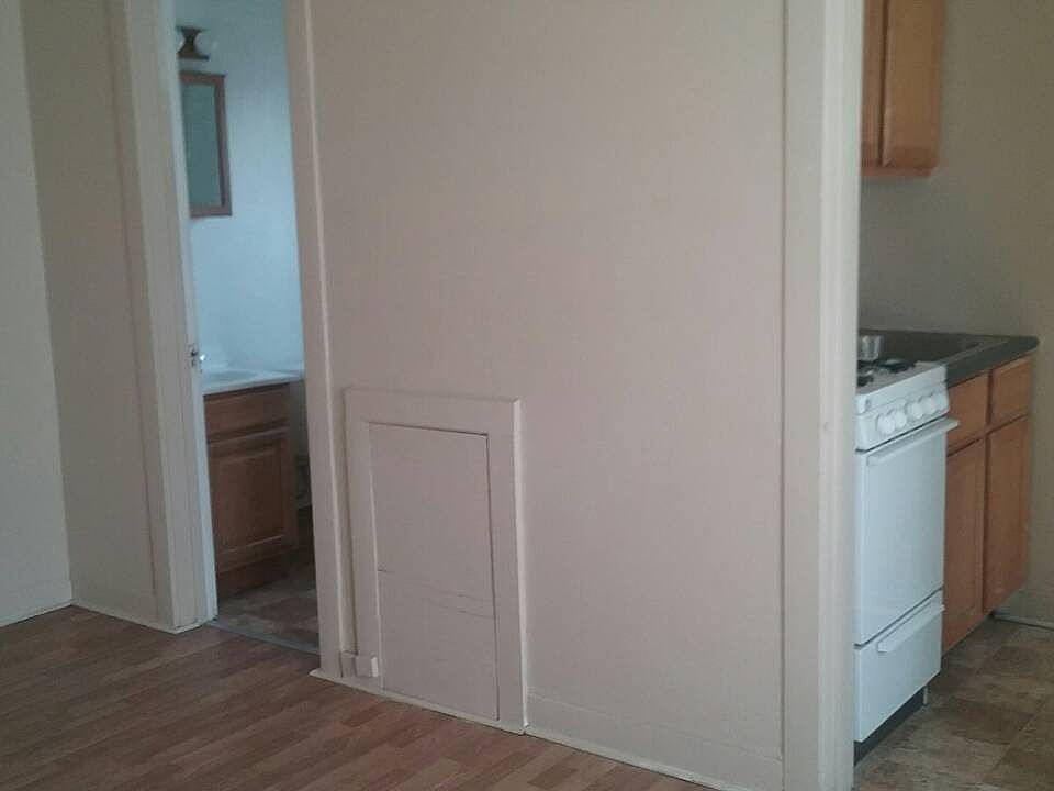 2nd image of 2726 W Clybourn St APT 7