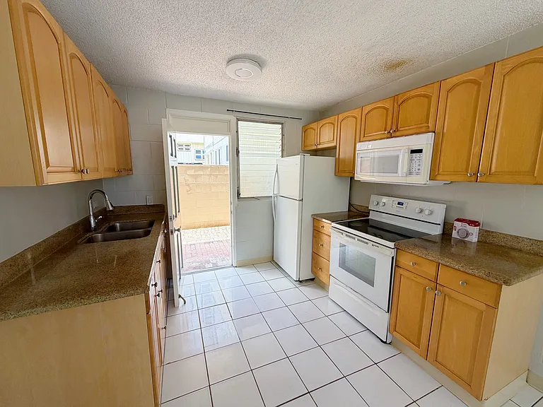 2106 Fern St #102 — Photo 2