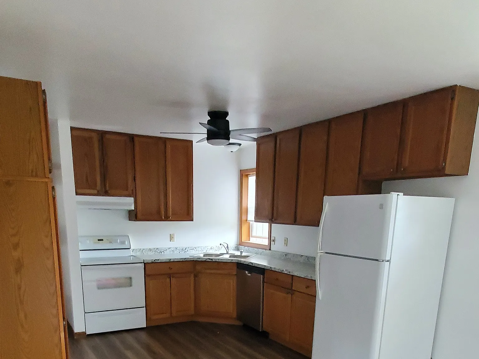 2 bed, 900 sqft, $1,265 — Photo 3