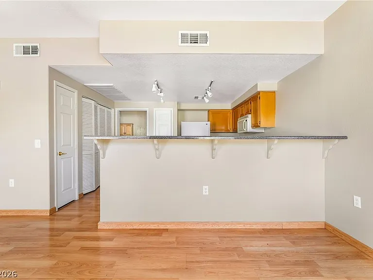 10245 S Maryland Pkwy #132 — Photo 9