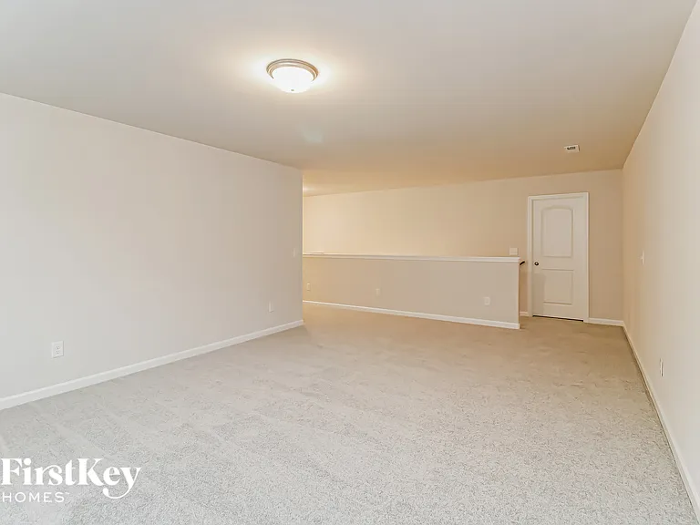 1136 Scarlett Dr — Photo 6