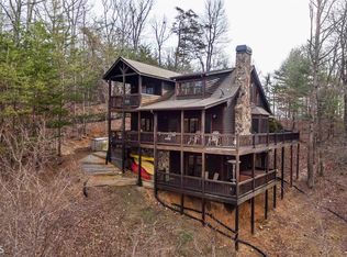 185 Henderson Ln, Mineral Bluff, GA 30559