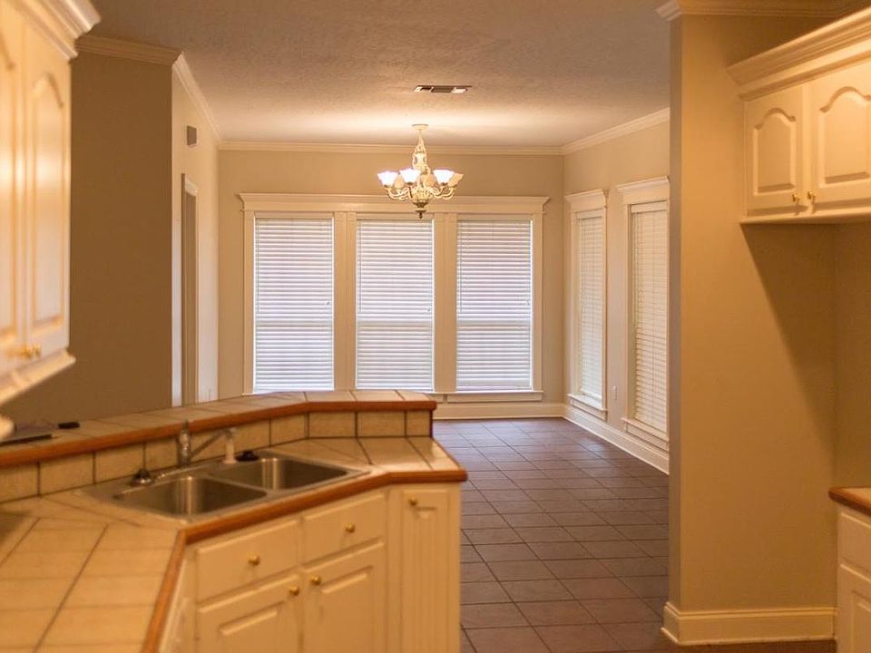 2nd image of 278 Whiddon Rd