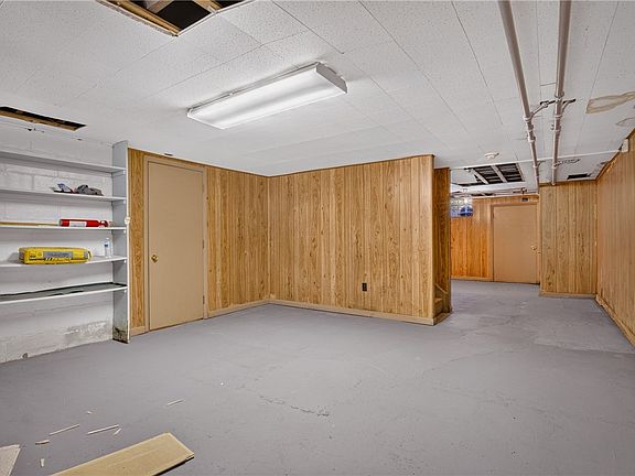 36th image of 121 Kittanning St