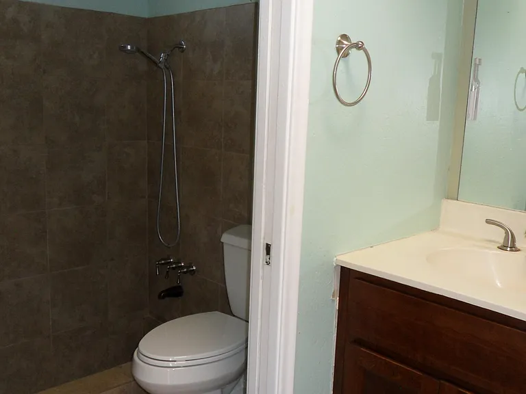 6935 E Hearn Rd — Photo 9