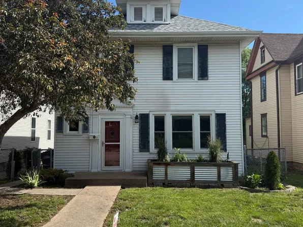1935 University Ave, Dubuque, IA 52001