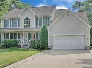 194 Royal Oaks Dr, Waretown, NJ 08758