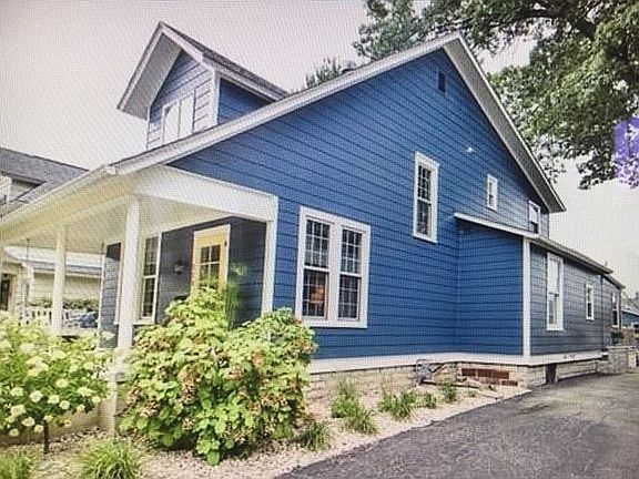 Right side, private drive