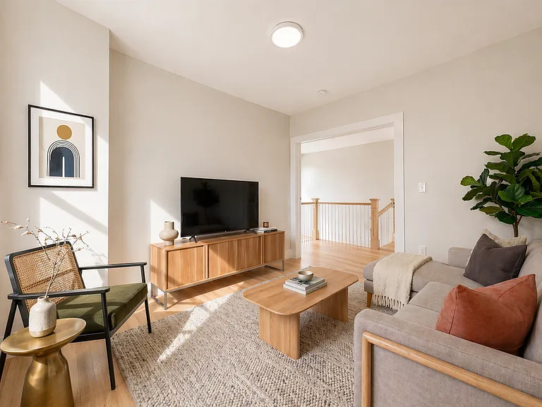 18 Creighton St #3 — Photo 5