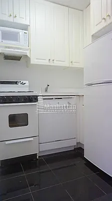 Rented by Manhattan Connection | media 2