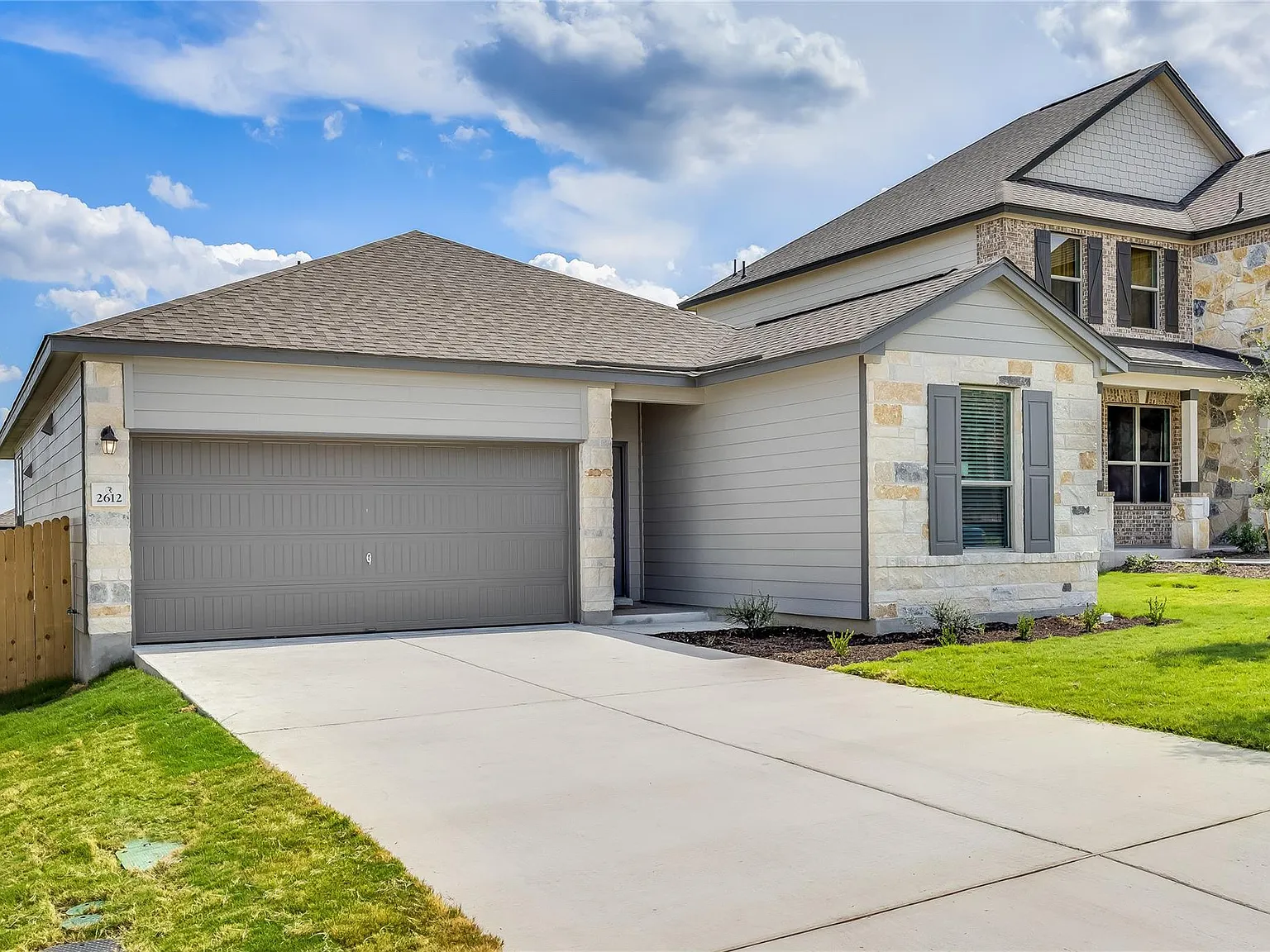 3 bed, 2.0 bath, 1477 sqft, $1,999 — Photo 2