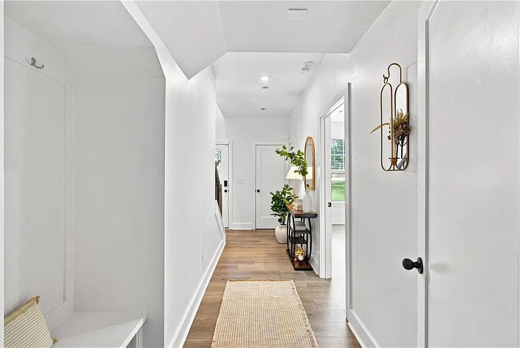 3 bed, 3.5 bath, 1832 sqft, $3,100 — Photo 4