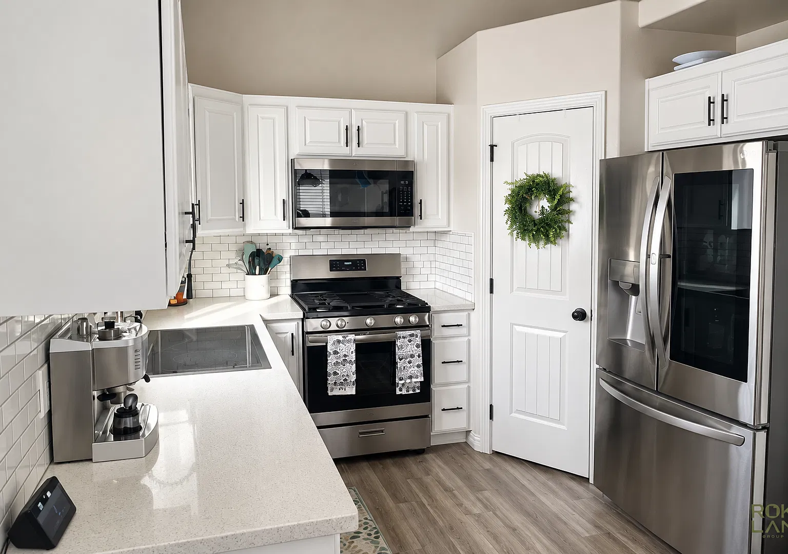Spacious 5-Bedroom Home with Finished Basement & Two-Car Garage — Photo 3