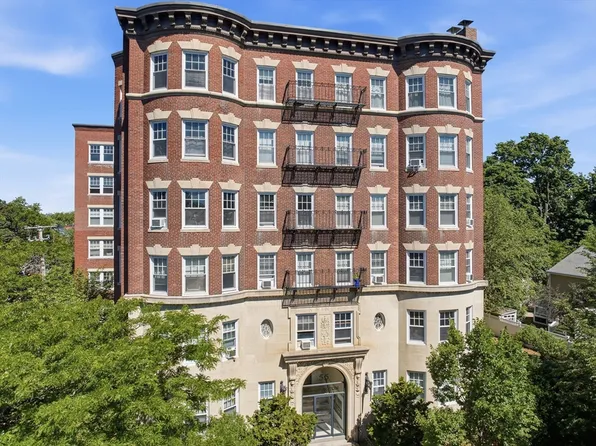 55 Magazine St APT 21, Cambridge, MA 02139