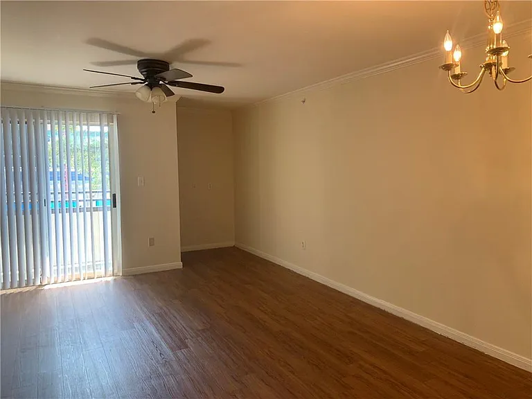 501 W 26th St #122 — Photo 4