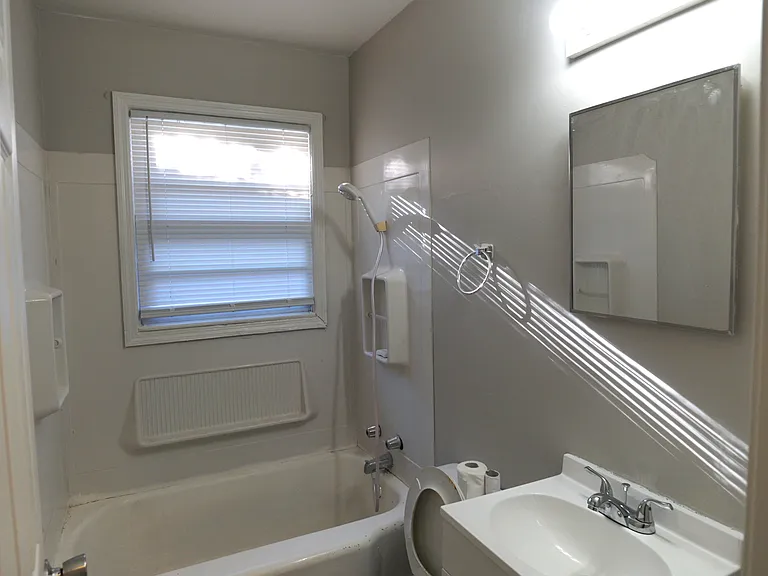 439 Arlington Cir NW #435-D — Photo 4