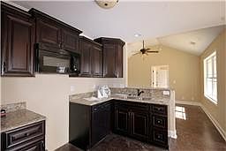 5th image of 1492 Amberley Dr
