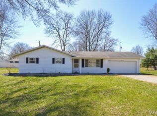 301 W Oak St, New Baden, IL