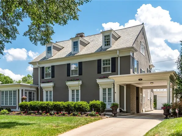 140 E Dixon Ave, Oakwood, OH 45419