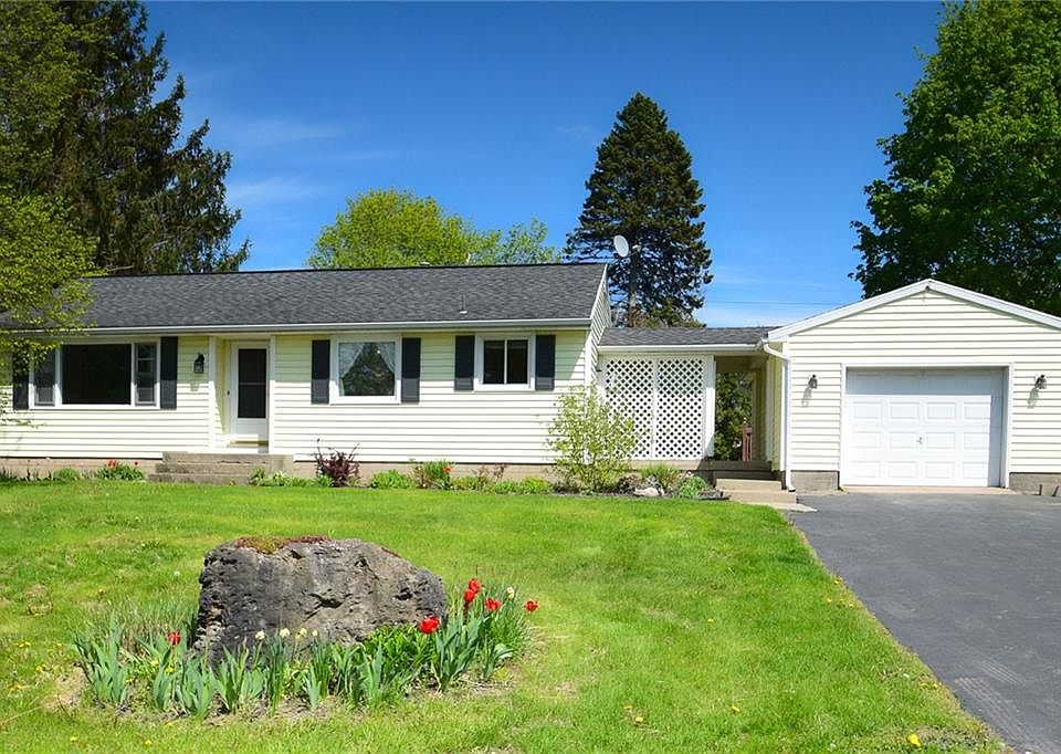 1st image of 21 Sunnyside Ln