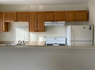 706 W Huntington Commons Rd, Mount Prospect, IL 60056