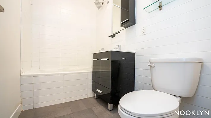 Rented by Nooklyn NYC LLC | media 10