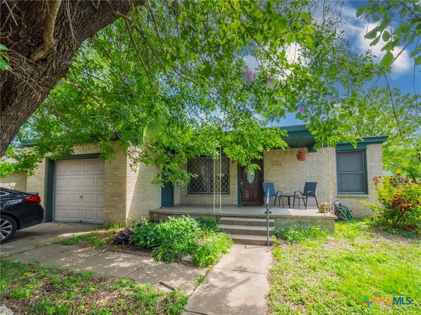 302 N Patterson Ave, Florence, TX 76527