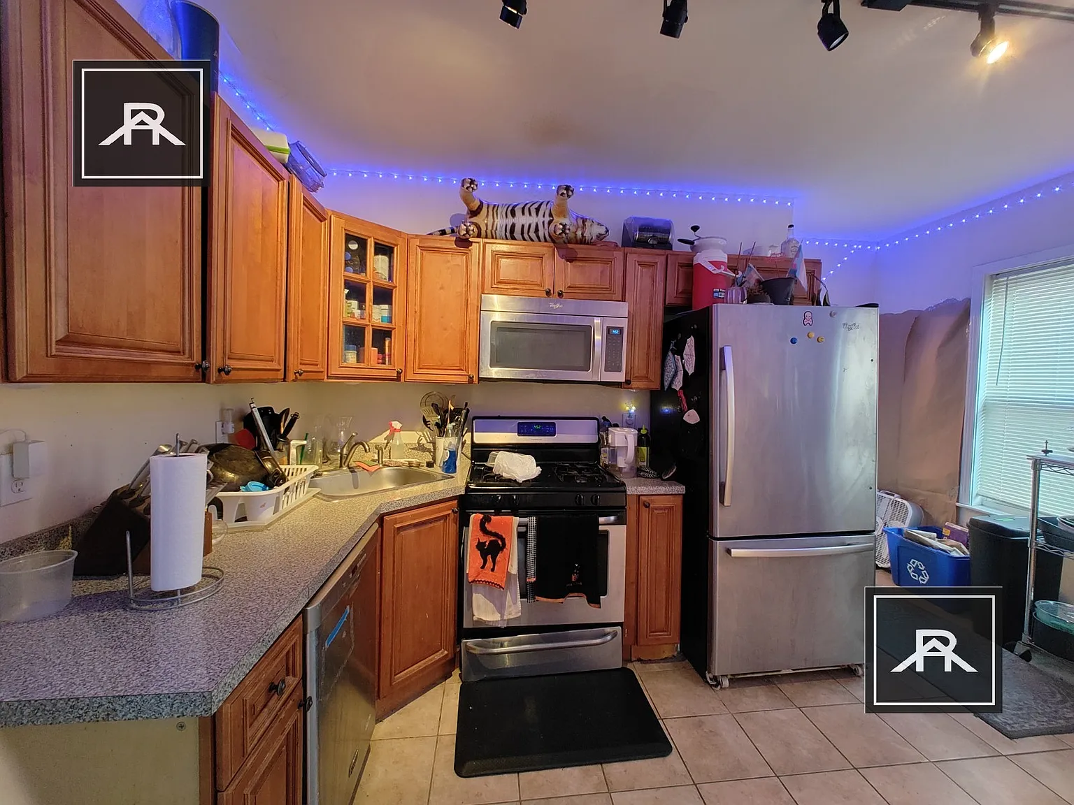 5 bed, 2.5 bath, 2000 sqft, $4,638 — Photo 1