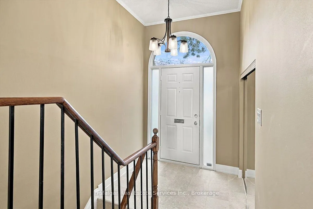 4 bed, $6,500 — Photo 3
