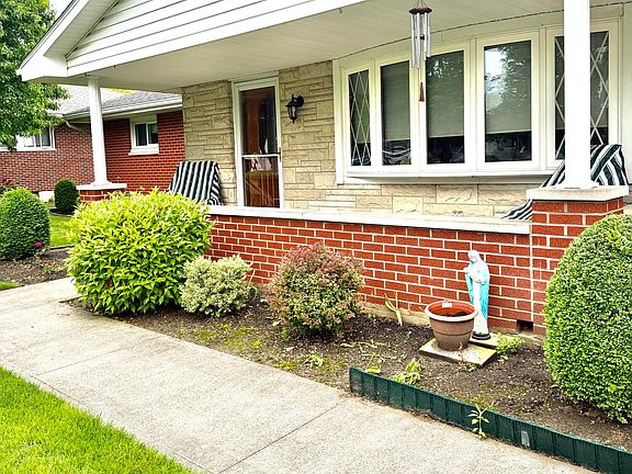 3rd image of 80 Elmwood Dr