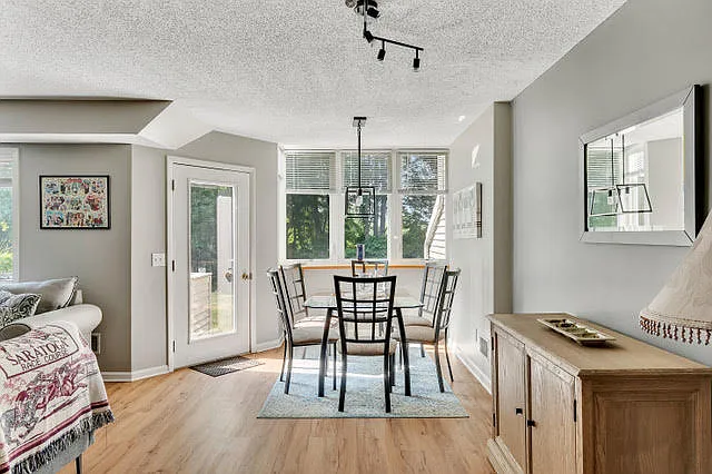 3 bed, 2.5 bath, $2,500 — Photo 4
