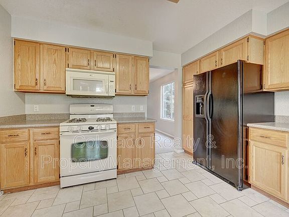 3rd image of 17071 Motsenbocker Way