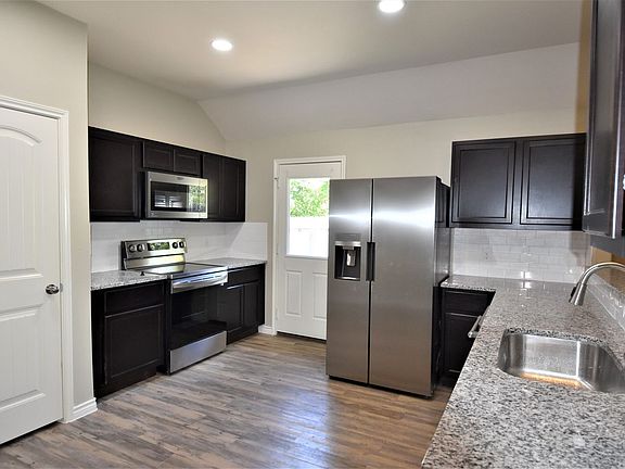 4th image of 175 E Kirnwood Dr
