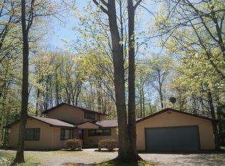 2747 Topinabee Mail Rte, Cheboygan, MI 49721