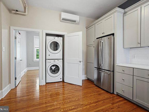 4th image of 6113 Ridge Ave #2