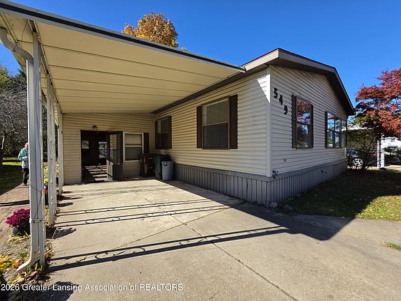 5th image of 549 Sheffield Dr