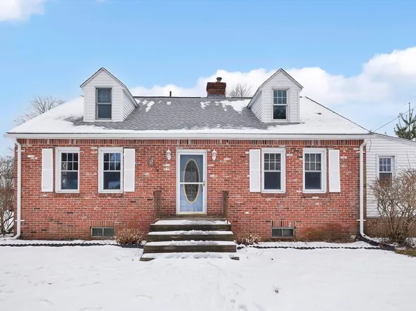 62 6th Ave, Chicopee, MA 01020