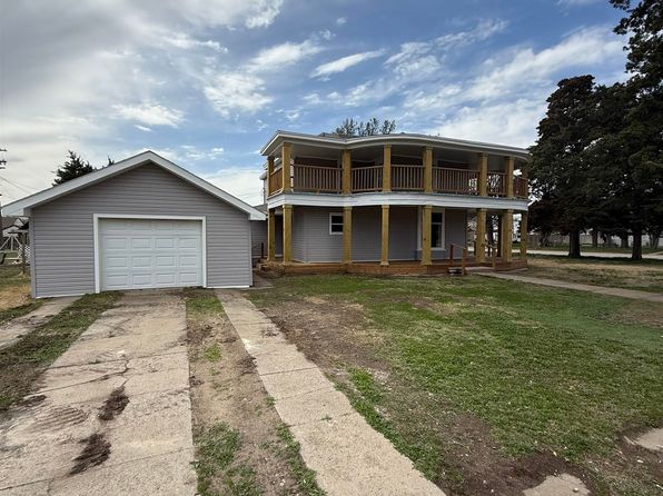 819 Pine St, La Crosse, KS 67548