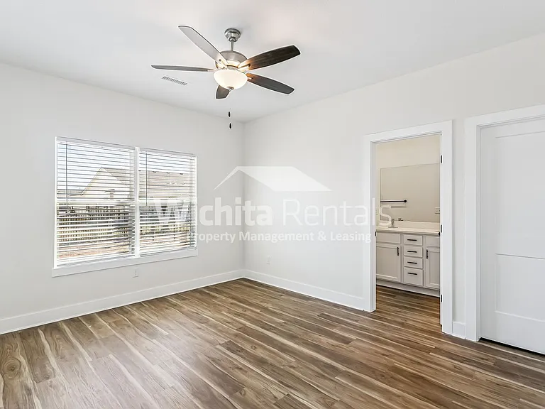 1736 - 1738 S. Hickory Creek St. — Photo 6