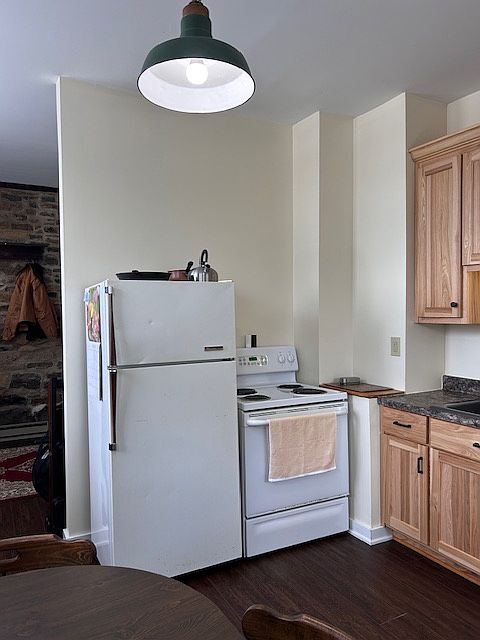 1st image of 114 E Logan St