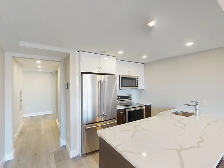 605 Hart St #606 — Photo 2