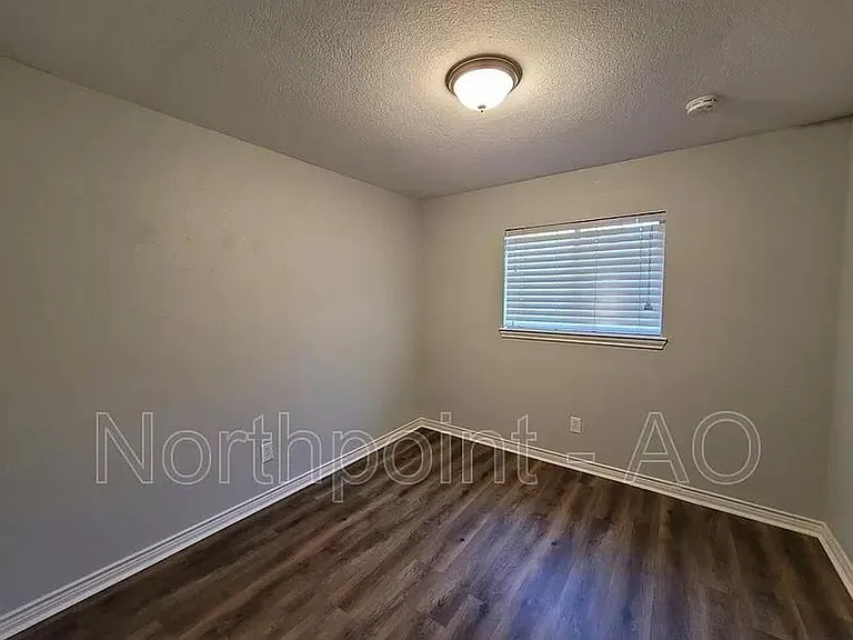 1362 Applegate Dr — Photo 11