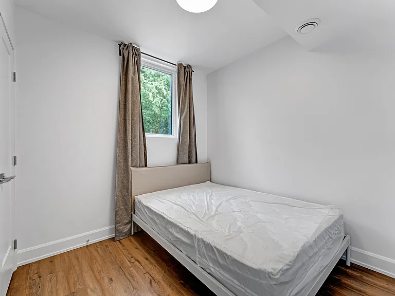 155 Sanford Ave — Photo 45