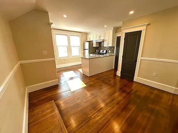 4th image of 252 Central Ave Unit 3
