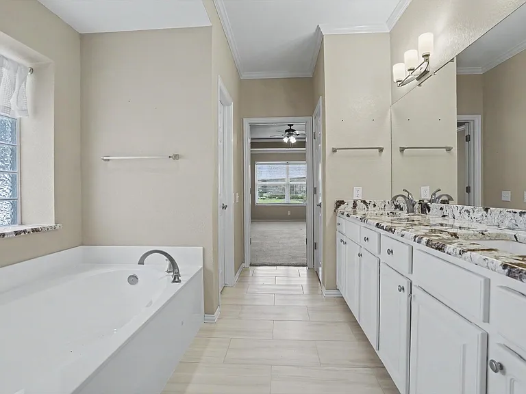 412 N Forest Ridge Blvd — Photo 20