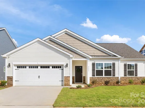 9235 Poquoson Dr, Gastonia, NC 28056